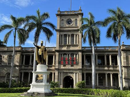 クリスマスのハワイ、カメハメハ大王像 カメハメハ大王像,クリスマス,カメハメハ大王の写真素材