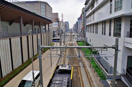 宇都宮駅前から出発するライトライン 宇都宮駅前から出発するライトライン ライトライン,宇都宮ライトレール,路面電車の写真素材