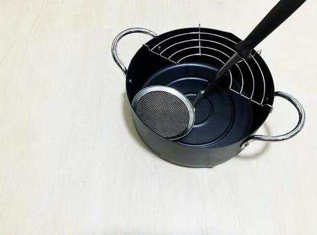 揚げ物用の天ぷら鍋 天ぷら鍋,鍋,揚げ物の写真素材