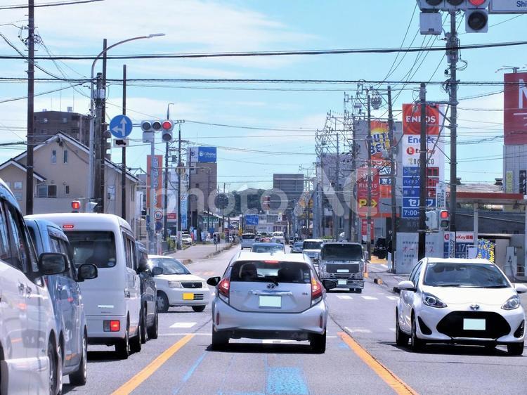 混雑する街の交差点風景 交差点,四つ角,十字路の写真素材