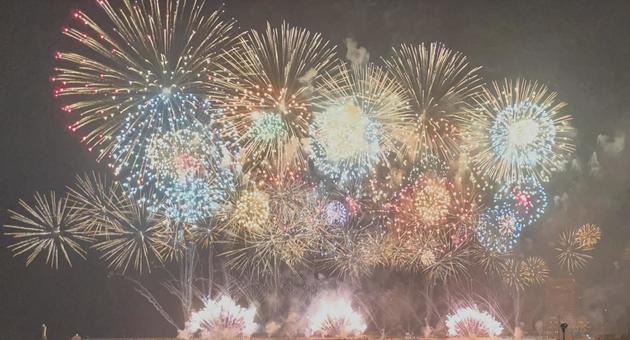 花火 花火 花火,海,夜の海の写真素材