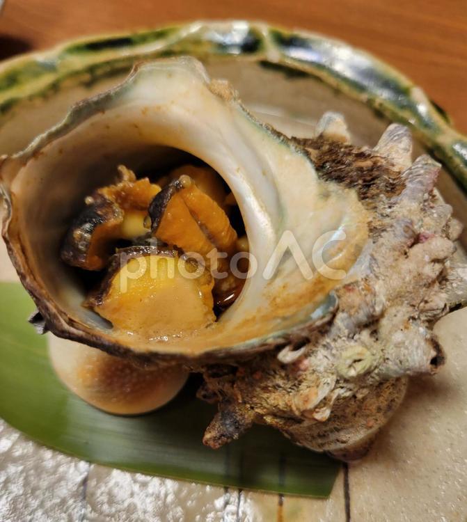 さざえのつぼ焼き さざえ,つぼ焼き,焼きたての写真素材