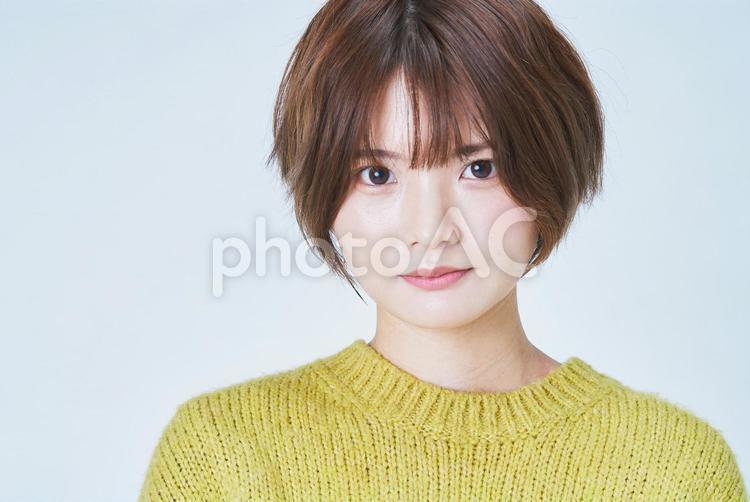 真顔のショートカットの女性 女性,若い,20代の写真素材
