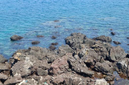 鐙瀬溶岩海岸(長崎県福江島) 鐙瀬溶岩海岸(長崎県福江島) 鐙瀬溶岩海岸,長崎県,五島列島の写真素材