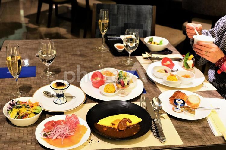 ブッフェ料理の風景 party,宴会,パーティーの写真素材