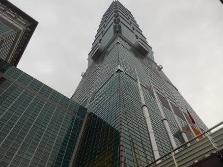 下から見上げる台北101 下から見上げる台北101 台湾,台北,台北101の写真素材