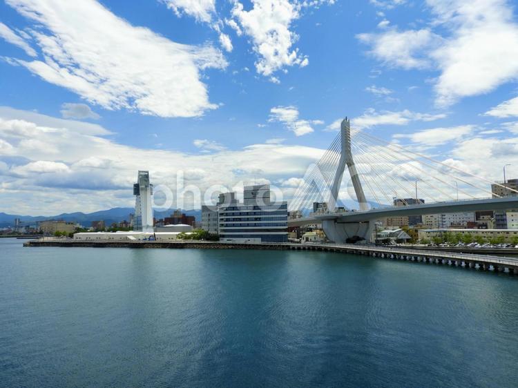 青森港中心部 青森港,青森市,青森県観光物産館アスパムの写真素材