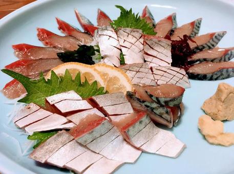 サバの刺し身 サバの刺し身の写真