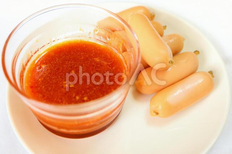 ウインナーソーセージ フード,鉢,おいしいの写真素材