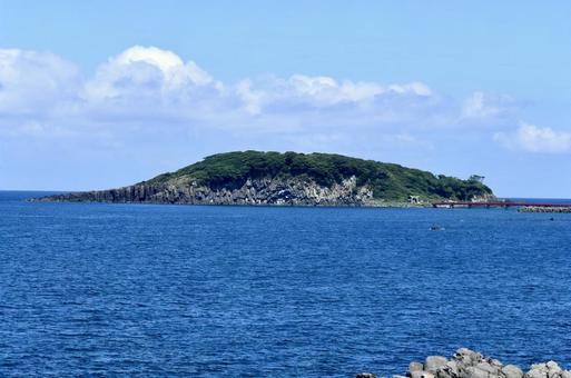 夏の福井県東尋坊 快晴の日本海 夏の福井県東尋坊 快晴の日本海 日中,昼間,岸壁の写真素材