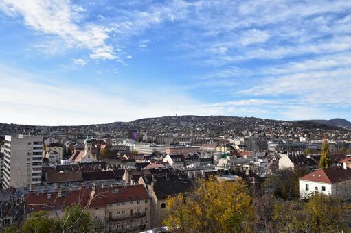 ブダペストの歴史的な街並みと遠くの丘陵﻿ ブダペスト,ハンガリー,ヨーロッパの写真素材