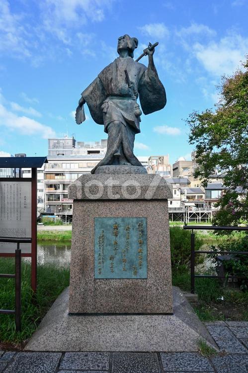 京都・東山区 歌舞伎の始祖 出雲の阿国像 出雲阿国,阿国,歌舞伎の写真素材