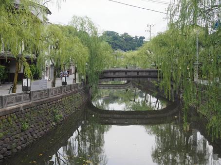 昼の城崎温泉 城崎温泉,兵庫,柳の写真素材