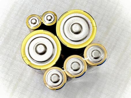 いろいろなサイズの乾電池 01 いろいろなサイズの乾電池 01 乾電池,単三,単一の写真素材
