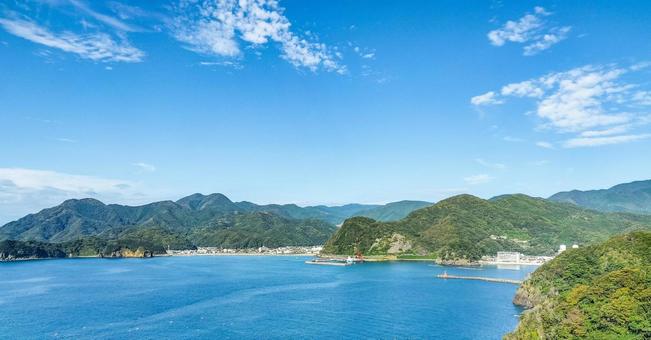 伊豆松崎町岩地付近から見る西伊豆の海岸線 静岡県,賀茂郡,松崎町の写真素材