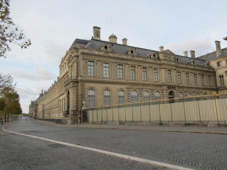 フランスパリの世界遺産のルーブル美術館 フランスパリの世界遺産のルーブル美術館の写真