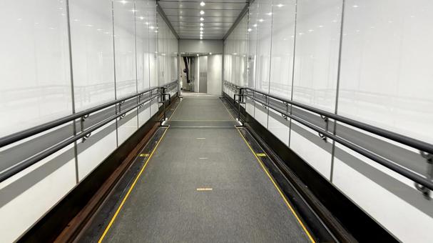 ボーディングブリッジ　搭乗　飛行機 飛行機,airplane,航空機の写真素材