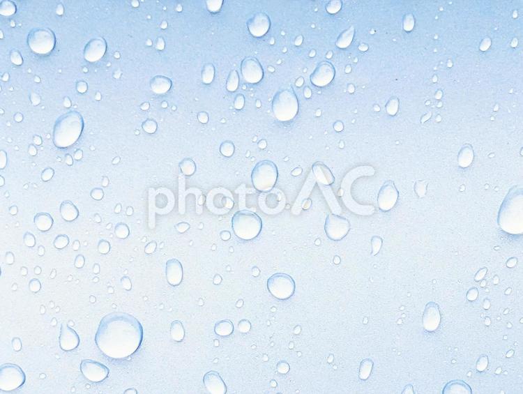 光沢ある水色のグラデーションと雨粒の背景 雨粒,水滴,水色の写真素材