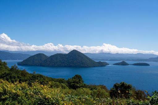 夏の洞爺湖の全景 夏の洞爺湖の全景 洞爺湖,湖,青空の写真素材