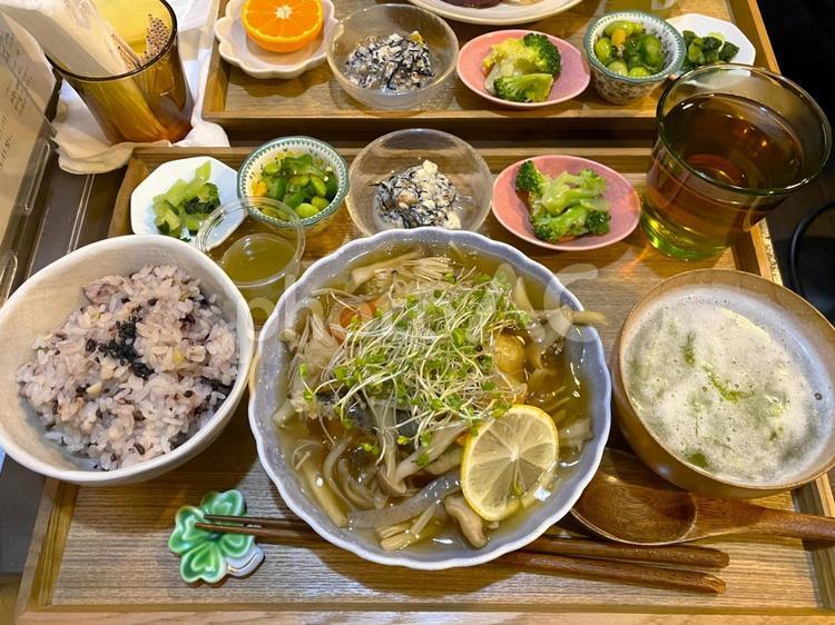 美味しい健康定食　小鉢たくさん３ ごはん,定食,和食の写真素材