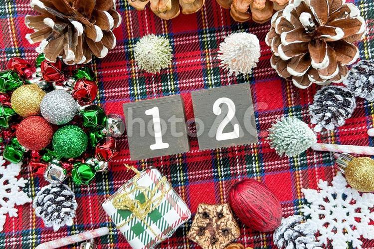 12月とクリスマスグッズ 12月,クリスマス,クリスマスカードの写真素材