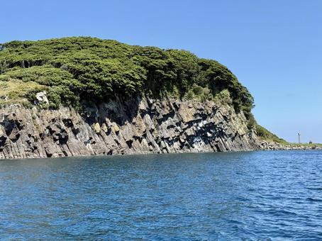 遊覧船から見た福井県東尋坊 雄島の景色 遊覧船から見た福井県東尋坊 雄島の景色 水面,遊覧船,岸壁の写真素材