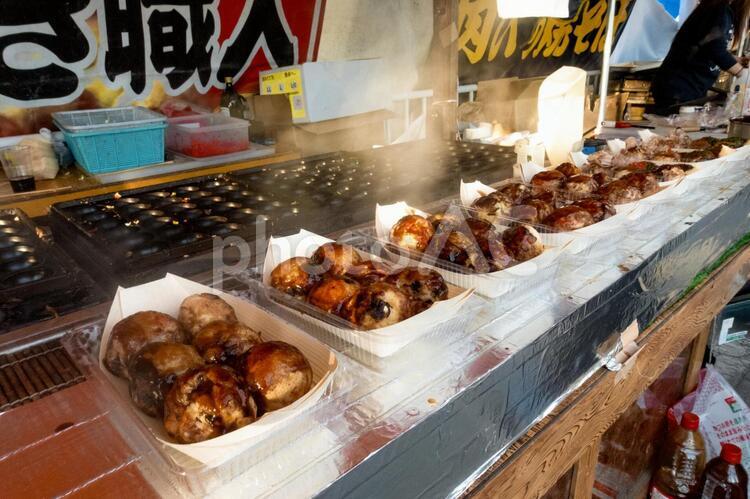 たこ焼き屋の屋台　縁日・お祭りの風景 たこ焼き,タコ焼き,たこやきの写真素材