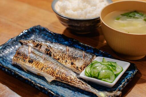 焼き秋刀魚の和風夕食 夕食,和食,秋刀魚の写真素材