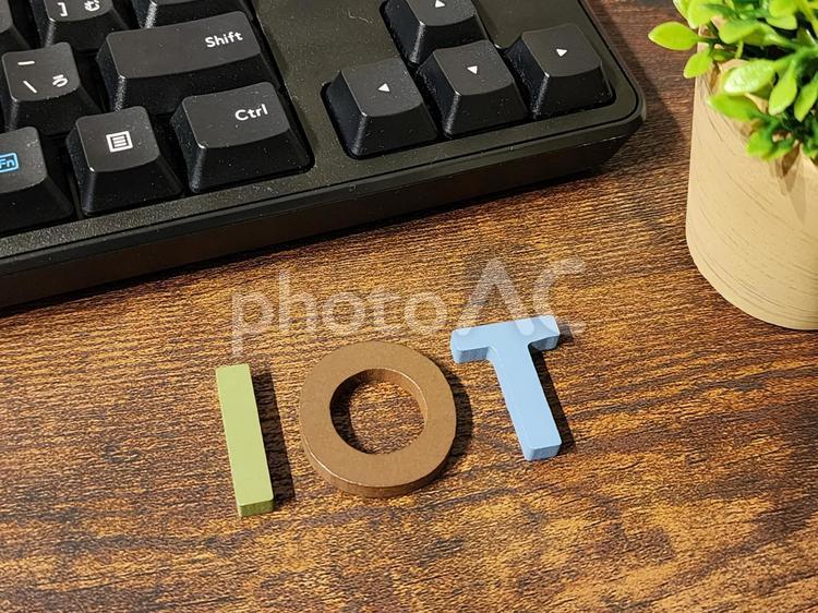 『IOT』の文字とキーボード iot,モノ,操作の写真素材