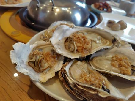 大連の海鮮レストラン海味当家の蒸しガキ 大連の海鮮レストラン海味当家の蒸しガキの写真