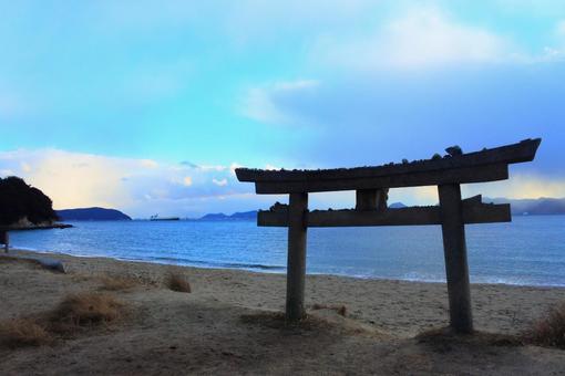 直島・恵美須神社の夕景 直島・恵美須神社の夕景の写真
