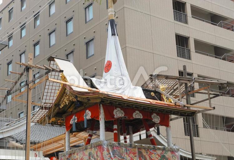祇園祭・鉾建て作業中の長刀鉾の姿 長刀鉾,鉾建て,祇園祭の写真素材