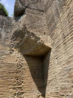 鷹取山の石切り場の写真