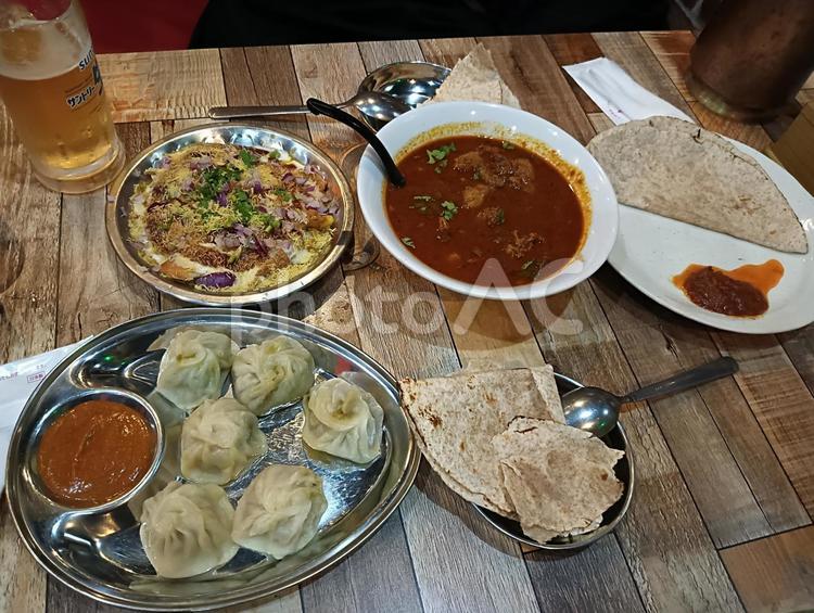 ネパール料理 ネパール料理,カレー,モモの写真素材