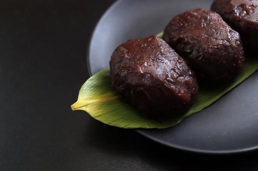 おはぎ和菓子の三つ盛り おはぎ,和菓子,あんこの写真素材
