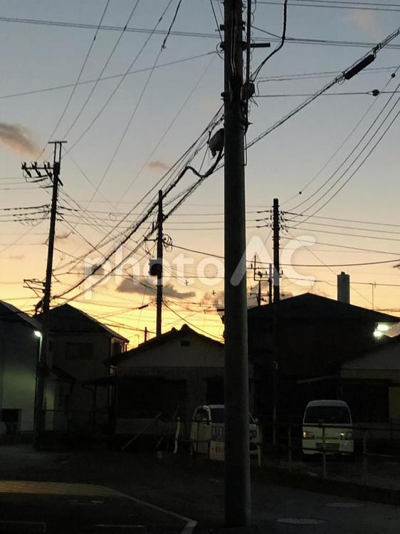 街並みの夕焼け 夕焼け,夕方,電線の写真素材