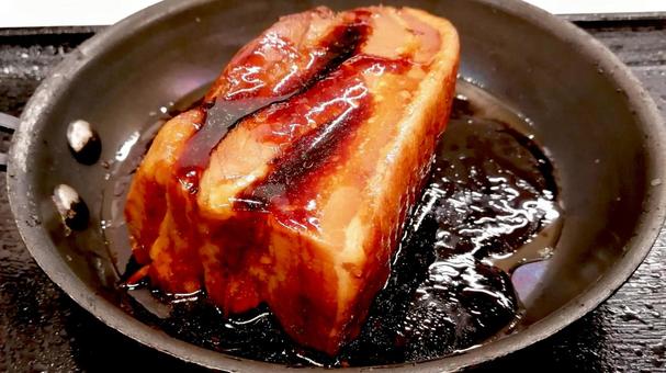 食欲爆発!巨大な角煮のドアップ 食欲爆発!巨大な角煮のドアップ 豚の角煮,巨大,特大サイズの写真素材