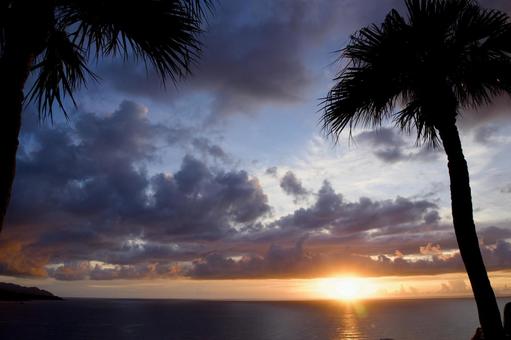 南の島の夕焼け 夕焼け,夕景,日暮の写真素材