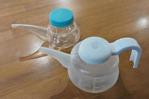 2種類のらくのみの容器 2種類のらくのみの容器 2種類,らくのみ,介護用品の写真素材