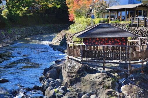 秋景の温泉街～1. 秋,紅葉,秋景色の写真素材