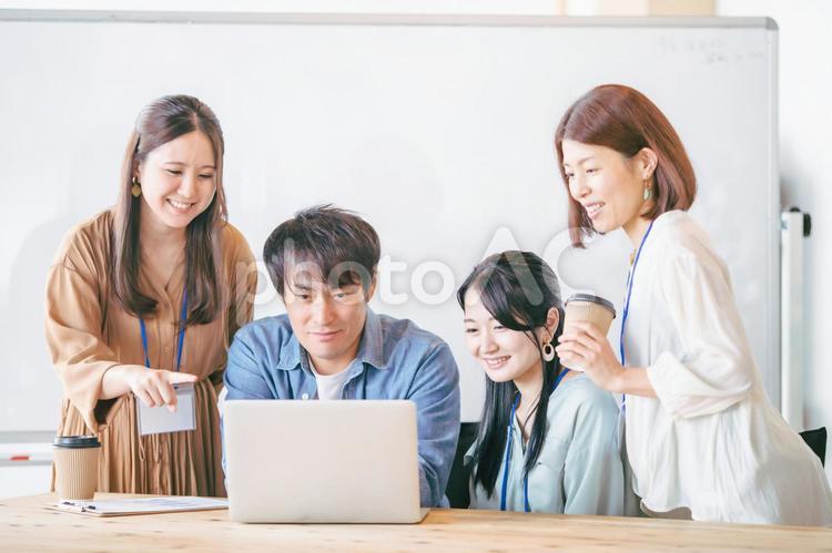 会議・ミーティング・打ち合わせ 会議,ミーティング,ビジネスの写真素材