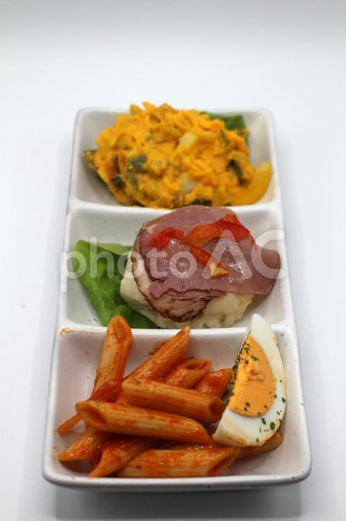 おつまみ三種盛り合わせ 食べ物,食品,食物の写真素材