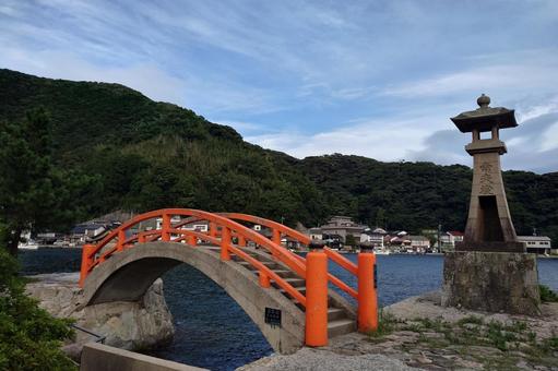 島根県-弁天波止場-常夜燈と浮島橋 島根県-弁天波止場-常夜燈と浮島橋 弁天波止場,常夜燈,浮島橋の写真素材