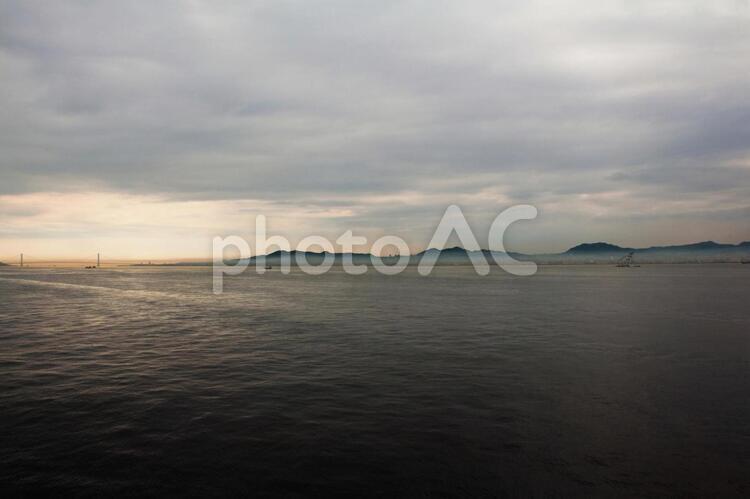 午後の船旅　１ 穏かな海,遠景,海の写真素材
