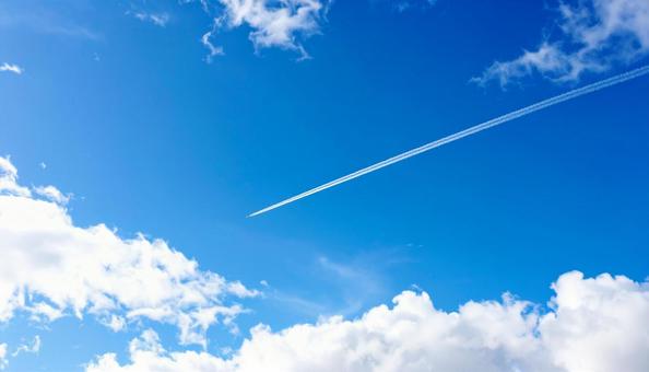 飛行機雲と青空 飛行機雲と青空の写真