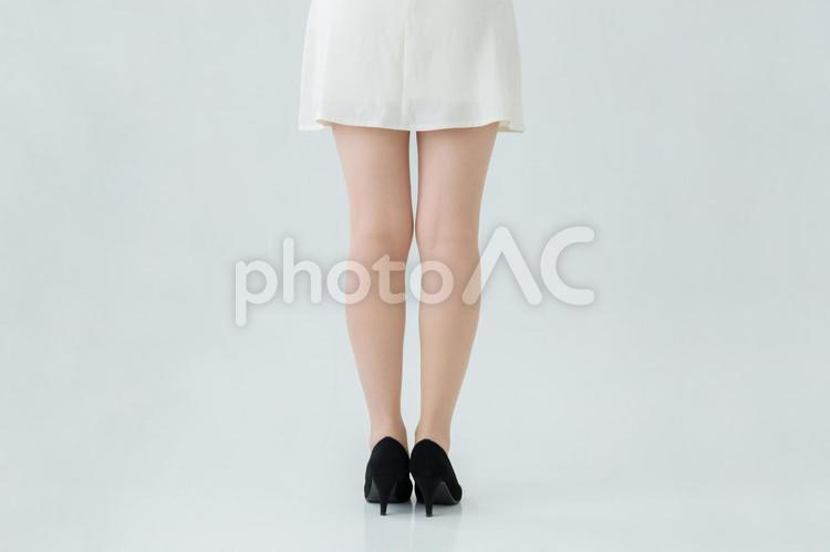 スカートをはいた女性の脚 美脚,ミニスカート,ヒールの写真素材