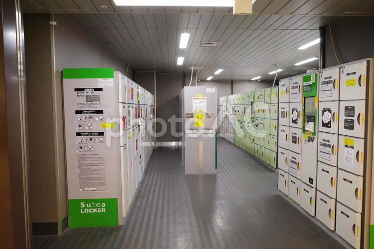 仙台駅二階のコインロッカー設置風景 仙台駅,構内,二階の写真素材