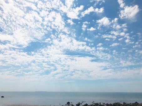 日本海の磯場と空 日本海の磯場と空の写真