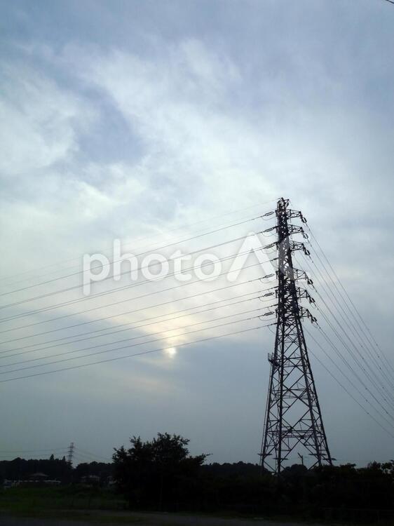 鉄塔がある風景 鉄塔,送電線,電線の写真素材