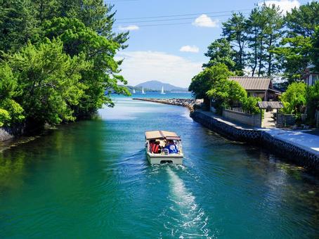 萩八景遊覧船のある風景 萩八景遊覧船,川,風景の写真素材